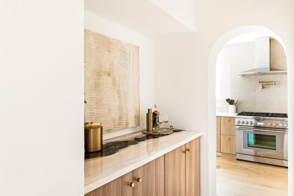 AXE Construction 3977 welland ave kitchen4