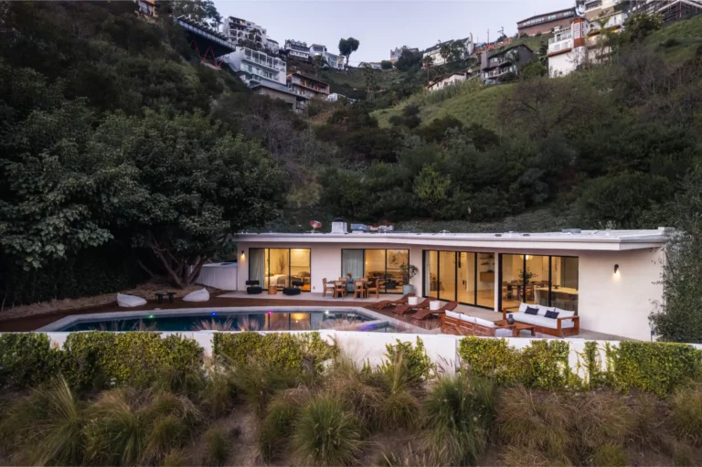 New construction, Hollywood Hills, Los Angeles